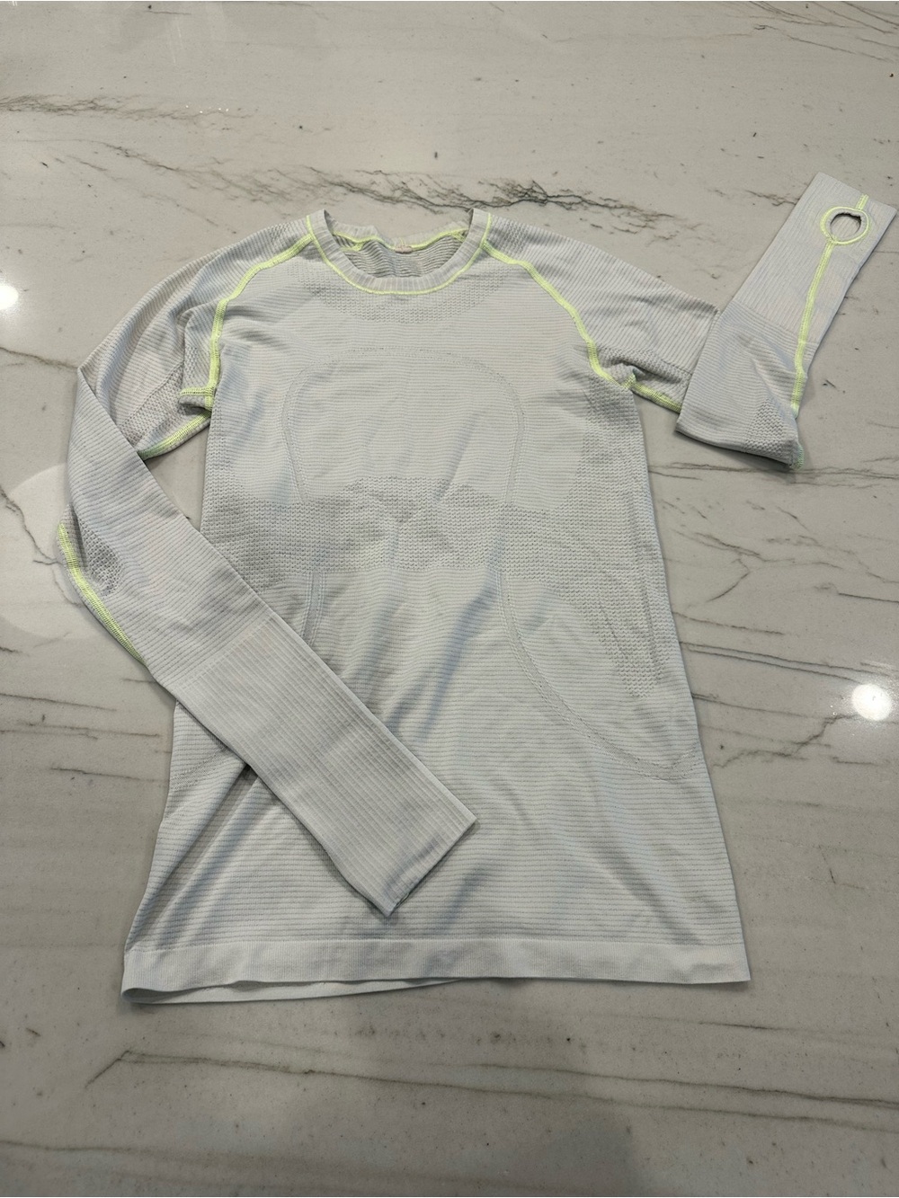 Lululemon Swiftly Tech Long Sleeve Top Size 6 Silverescent Thumbhole Running top
